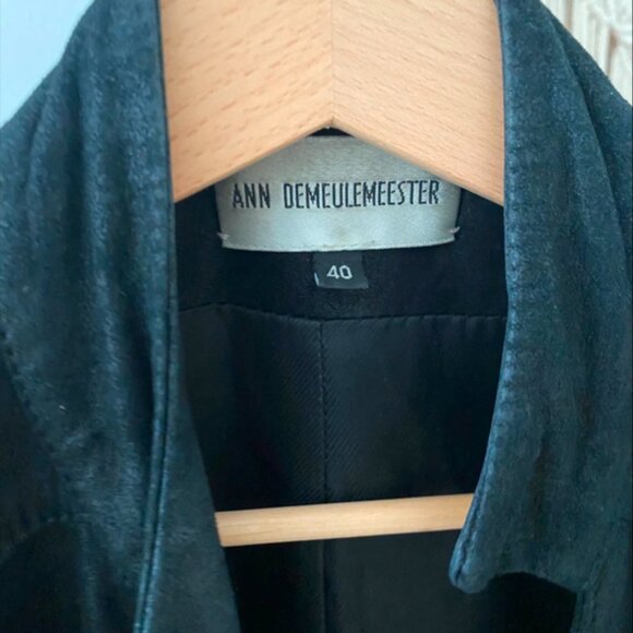 black coat - Picture 4 of 7